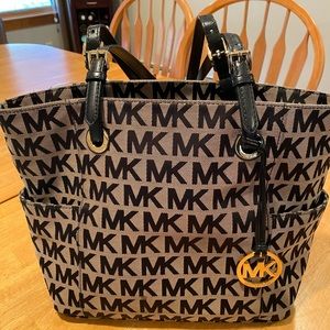 Michael Kors handbag & matching wallet